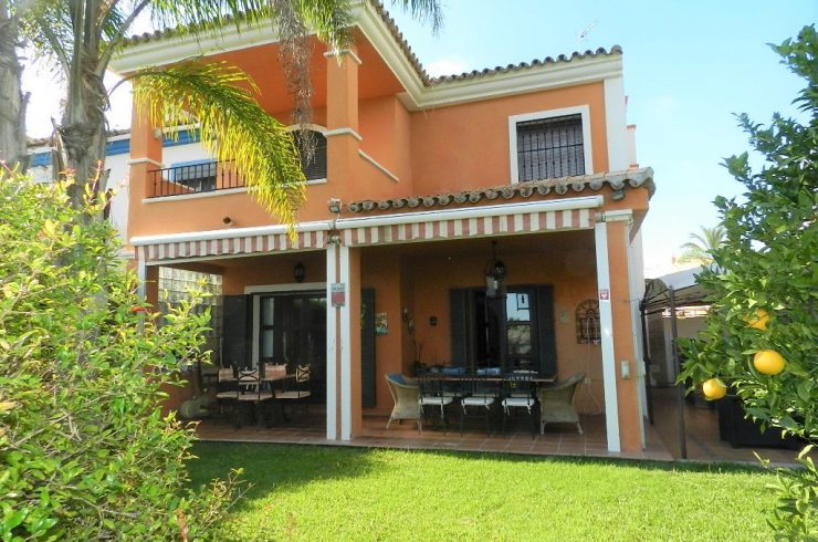 Beautiful townhouse ideal for families with frontal golf views